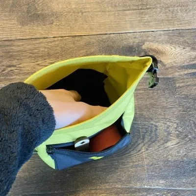 Yansıtıcı tasarıma sahip bir spor sırt çantası bulabilir miyim?